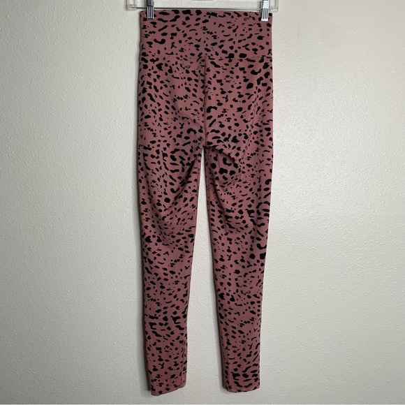 BeachRiot Piper‎ Leggings in Old Rose Leopard M - Picture 6 of 6